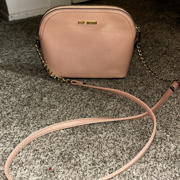 Steve Madden Blush Crossbody Bag with Gold Chain - Picture 2 of 6